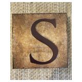 "S" decoration 7X7X1