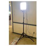 Neewer CN-576 Light w/Tripod