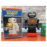 Vtg. battery operated Robot - needs batteries