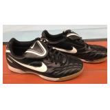 Vtg. Nike Tiempo Sneakers sz.8.5