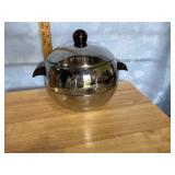 MCM Penguin Hot/Cold Server MCM Penguin Hot/Cold Server