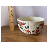 Hall�s Red Poppy Bowl Hall�s Red Poppy Bowl