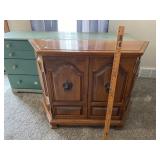 Vintage Spraque and Carleton Furniture Console