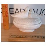 Westmoreland ' Kissing Doves ' Covered Dish