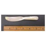 Mother of Pearl Caviar Knife Spreader