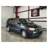2014 Chrysler Town and Country Touring Mini-Van V6