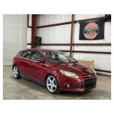 2014 Ford Focus Titanium Hatchback I4, 2 FFV FWD
