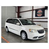 2013 Chrysler Town and Country Touring Mini-Van V6