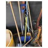 Snow Shovels, Rake, Brooms, Shovel