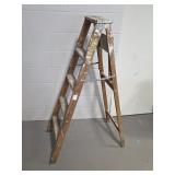 5ft Wooden Step Ladder