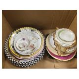 Box of Misc Plates / Glassware