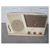 Vintage Silvertone Model 16 Radio