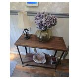 Small Table, Dï¿½cor & Lamp