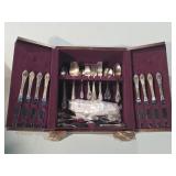Rogers Bros IS Remembrance Flatware Set w/ Case