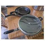 Pots / Pans w/ Lid