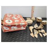 Vintage toy tea set. The teapot is broken however