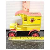 Ertl Replica 1905 Ford's first delivery car die