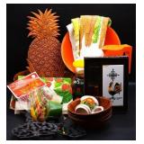 Vintage 70's Kitchen Decor, Juice Pitchers, Towels