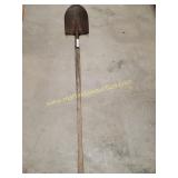 Round Edge Shovel, Wood Handle, 58"