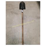 Round Edge Shovel, Wood Handle, 58"