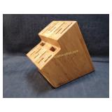 The Pampered Chef 16 Slot Bamboo Knives Block
