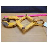 Heavy Duty Pallet Puller Alligator Clamp Yellow