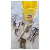 Misc Tools Bucket / Pullers