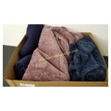 Mauve AMARI LUXURY COLLECTION Blanket, Navy blue