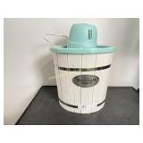 Old Fashion Ice Cream Maker