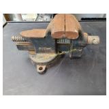 Vintage Cast Iron Milwaukee V3-1 Vise