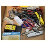 Garage Lot / Scissors, Razor Blades & Refill