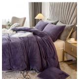 NEW $100 (K) 3-Piece Bedding Set