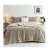$80(K) COTTEBED Fluffy Warm Winter Comforter