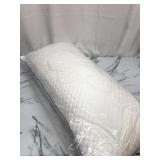 NEW $40 (K) Bed Pillow