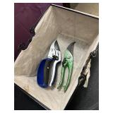 #1210 garden basket and snips