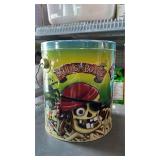 Tin Pirate Skull And Bones 7.5'x6'