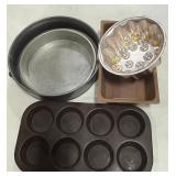 6 Assorted Bakeware
