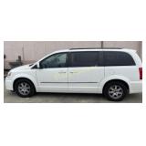 2011 Chrysler Town & Country 3.6L V6, Auto