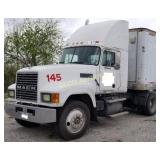 2000 Mack TR Single Rear Axle Tractor, 881k miles