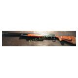 Winchester Model 94, deluxe checkered stock,