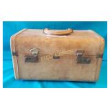 Vintage Caboodle w/misc. vintage personal items