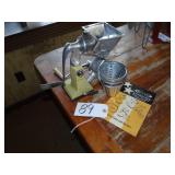 Vintage Rival Kitcheneer grinder/shredder