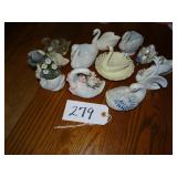 Assorted small swan planters and figurines