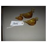 Amber 3-pc graduated art glass swan dishes