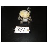 Swan stage coach, dï¿½cor egg w/ chicken display ins