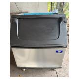 Manitowoc 400lbs Ice Bin