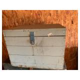 24 inch lockable wooden crate with ladder inside