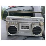 Preowned SR2100 series stereo radio, cassette play