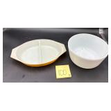 Vintage Pyrex dishes