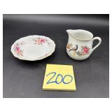 Vintage Royal Crown Derby porcelain creamer pit..